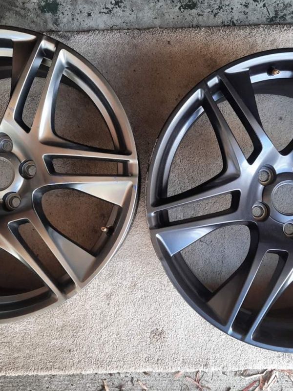 Shadow chrome wheel painting on LSA-GTS Commodore wheels